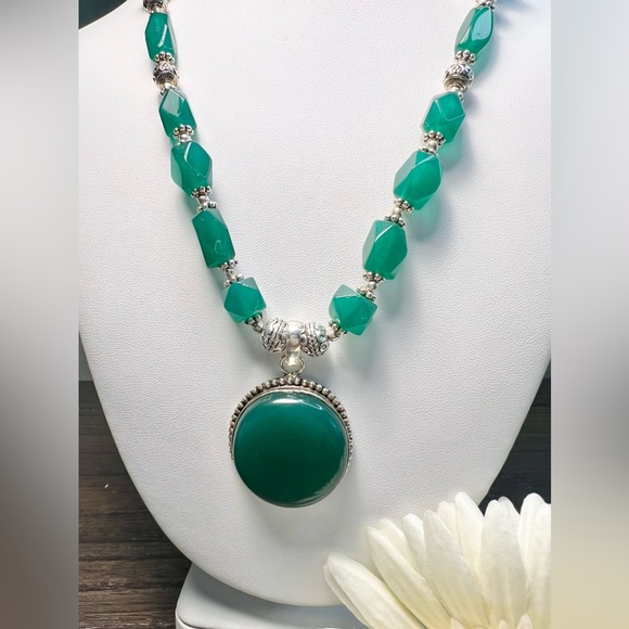 GREEN QUARTZ NECKLACE - Picture 3 of 11